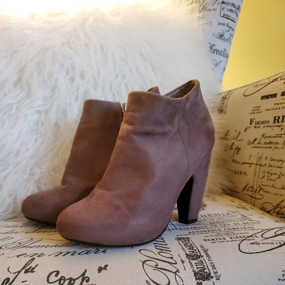Chelsea Girl Booties - Picture 1 of 2